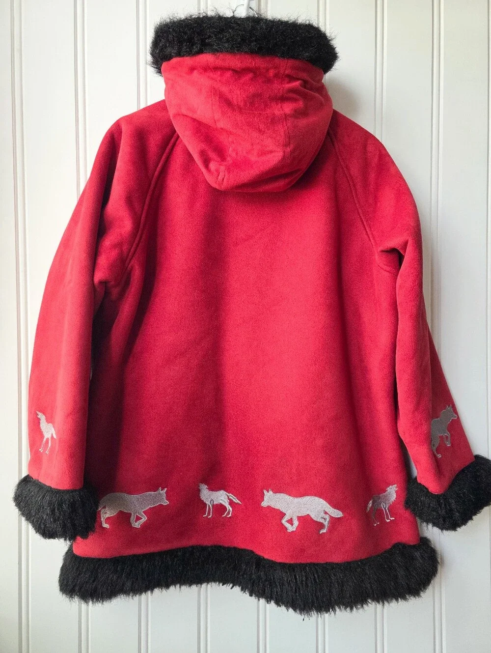 Vintage Northern Lifestyles Faux Fur Indigenous Wolf Tribal Winter Red Parka - Picture 10 of 13